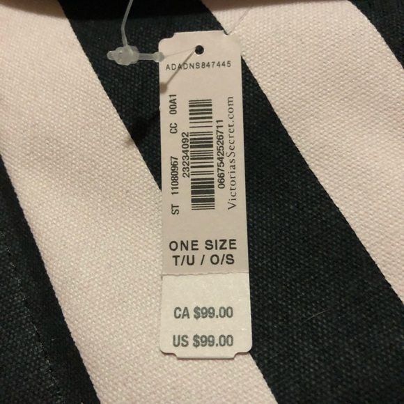 Victoria Secret tote bag plus make up case . - Picture 7 of 7